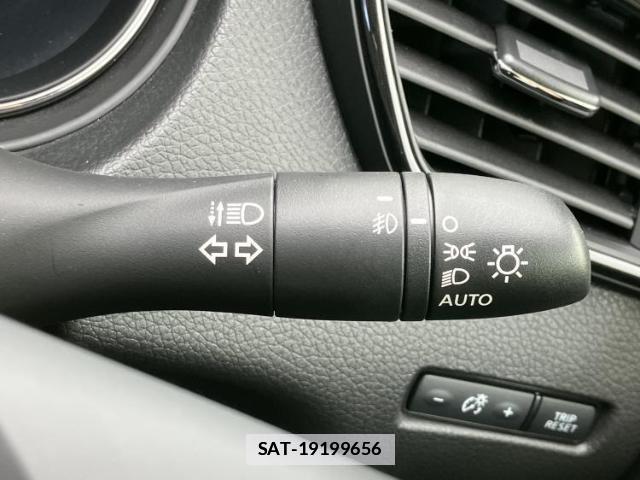 Nissan X-TRAIL 2018-05 7917100-15