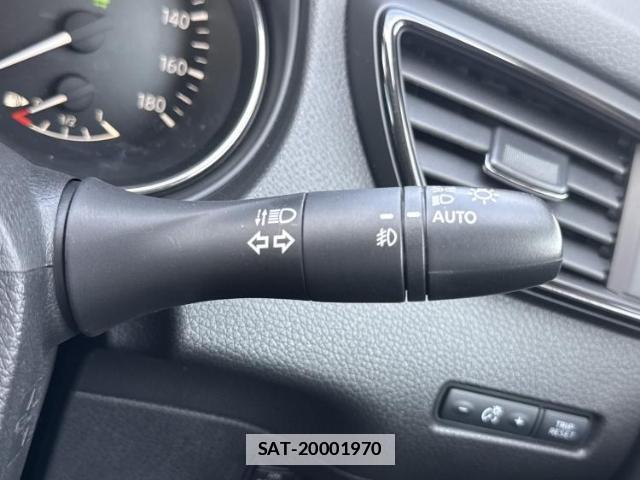 Nissan X-TRAIL 2017-06 7917102-15