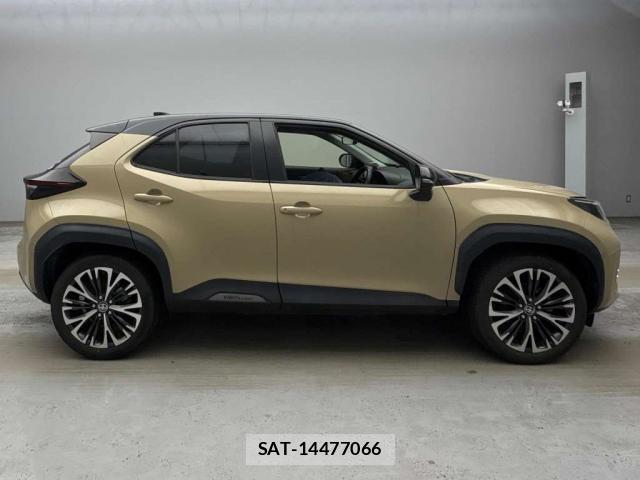 Toyota YARIS CROSS 2020-09 7915447-10