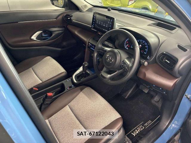 Toyota YARIS CROSS 2020-09 7915449-3