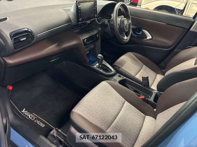 Toyota YARIS CROSS 2020-09 7915449-6