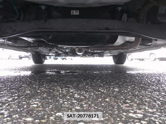 Toyota YARIS 2021-07 7914182-10