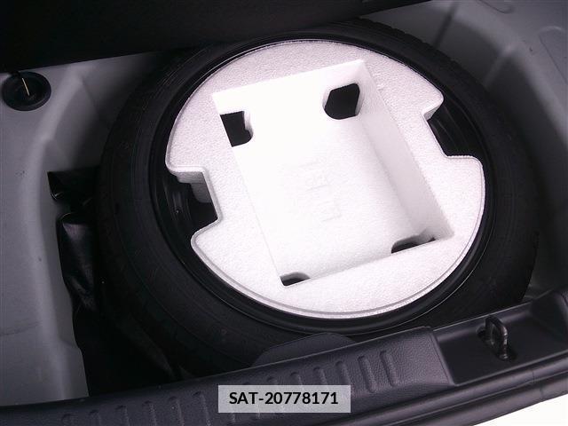 Toyota YARIS 2021-07 7914182-19