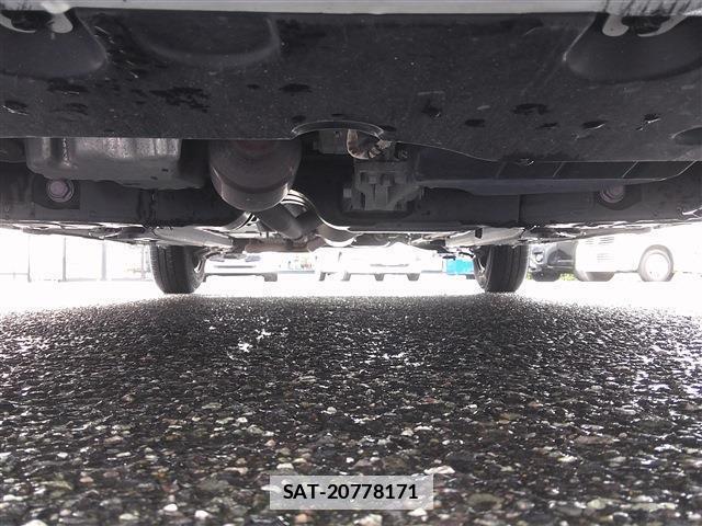 Toyota YARIS 2021-07 7914182-9