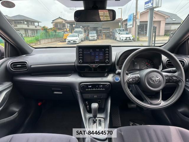 Toyota YARIS 2021-06 7915165-1