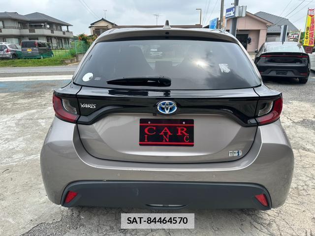 Toyota YARIS 2021-06 7915165-16