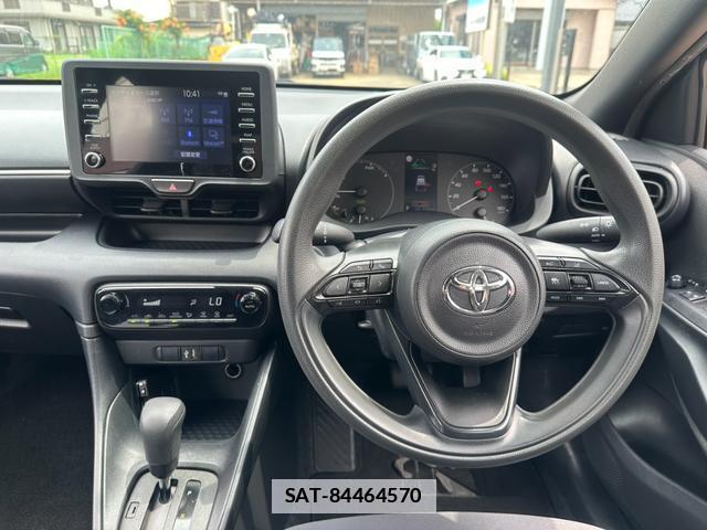 Toyota YARIS 2021-06 7915165-2