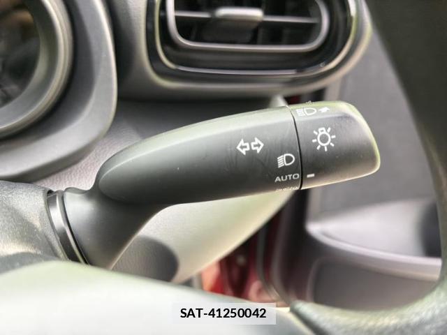 Toyota YARIS 2023-12 7916772-13