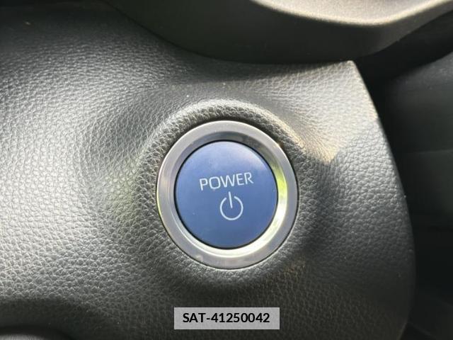 Toyota YARIS 2023-12 7916772-17