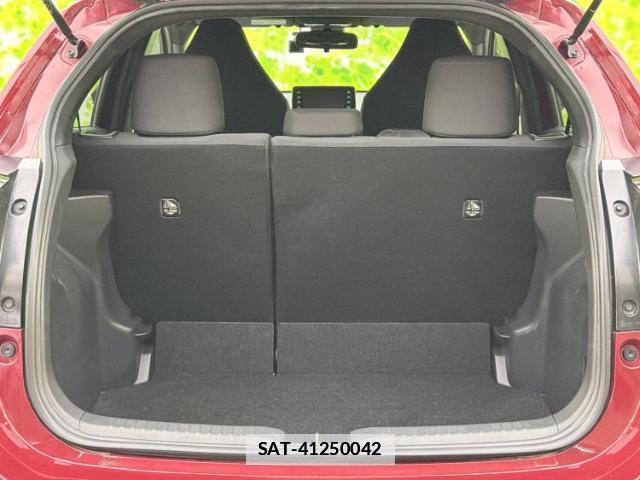 Toyota YARIS 2023-12 7916772-7