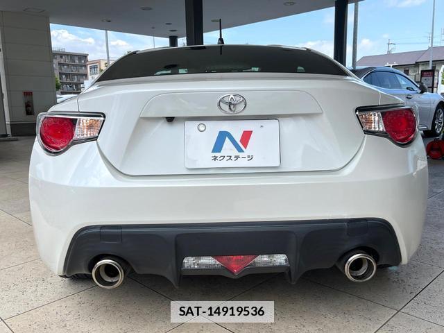 Toyota 86 2013-10 7936538-14