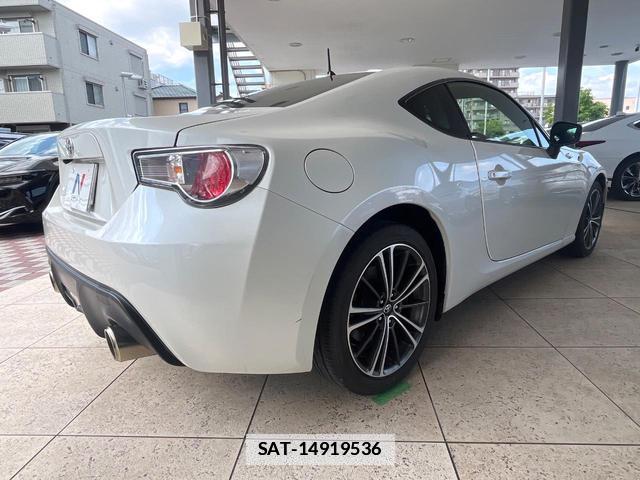 Toyota 86 2013-10 7936538-16