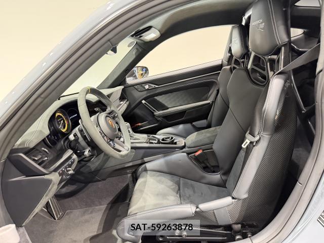 Porsche 911 2024-04 7936738-4
