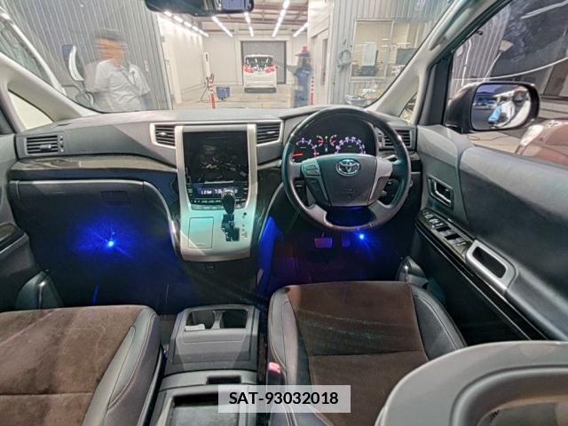 Toyota ALPHARD 2013-02 7934974-2