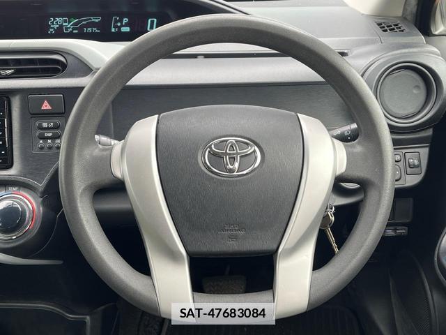 Toyota AQUA 2014-03 7934544-7