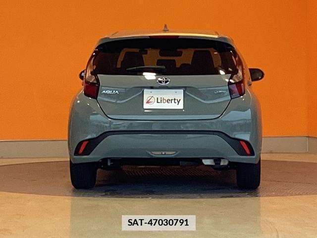 Toyota AQUA 2024-08 7934837-18