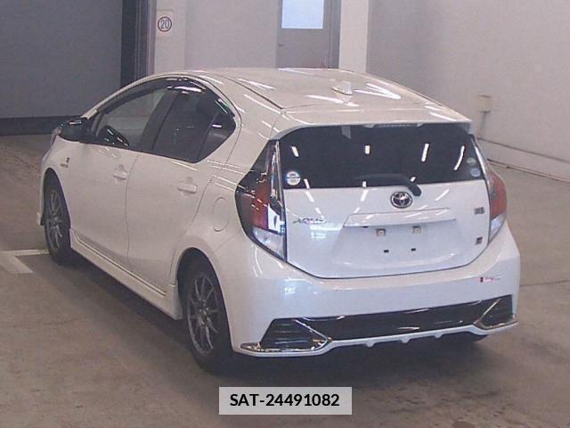 Toyota AQUA 2017-12 7934962-1