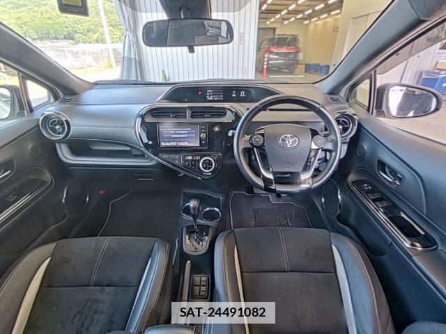 Toyota AQUA 2017-12 7934962-2