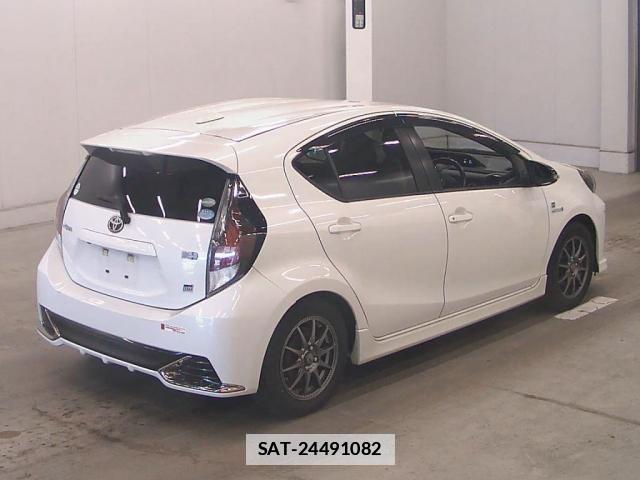 Toyota AQUA 2017-12 7934962-5