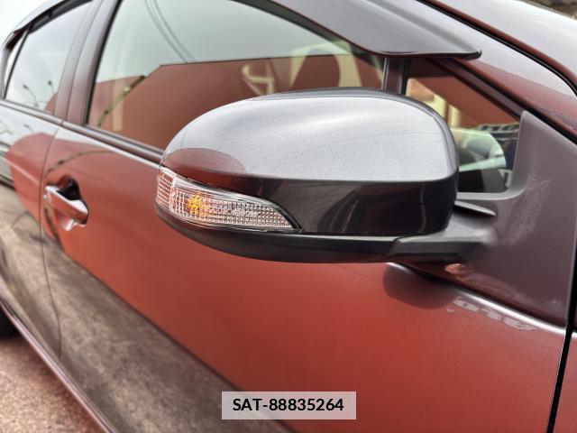 Toyota AQUA 2012-07 7935024-15