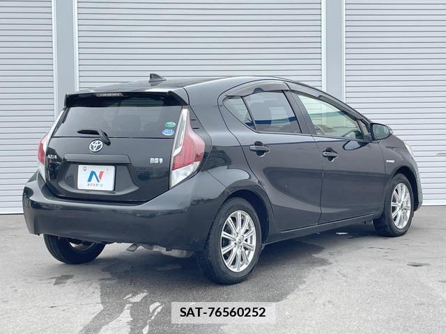 Toyota AQUA 2015-12 7935349-16