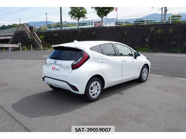 Toyota AQUA 2024-07 7935906-1