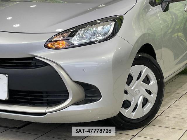 Toyota AQUA 2023-06 7935935-11