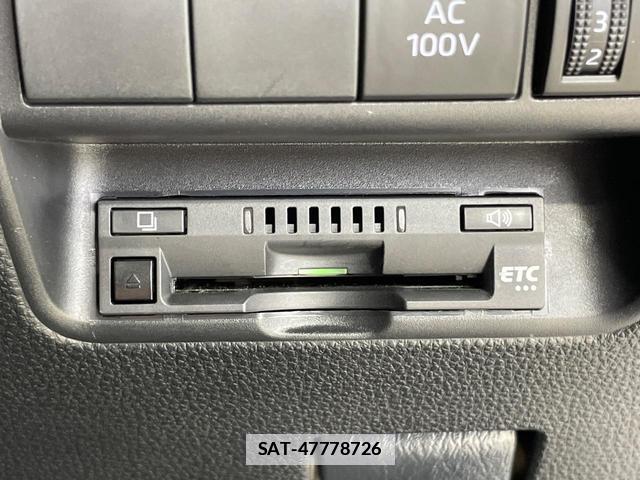 Toyota AQUA 2023-06 7935935-5