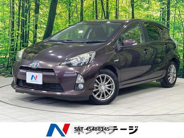 Toyota AQUA 2014-03 7935946-0