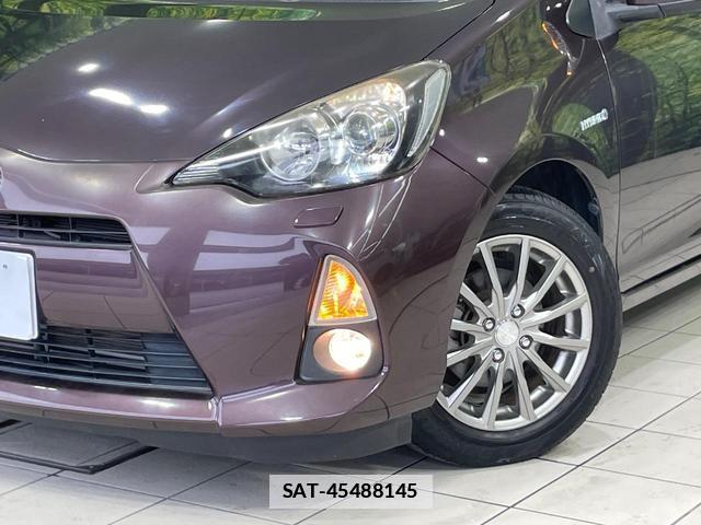 Toyota AQUA 2014-03 7935946-11