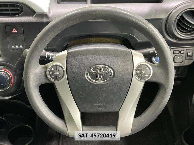 Toyota AQUA 2014-03 7935949-10
