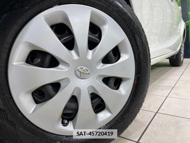 Toyota AQUA 2014-03 7935949-12