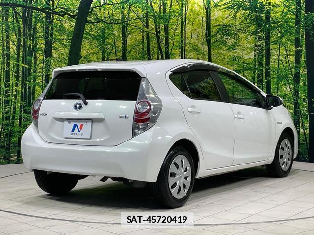Toyota AQUA 2014-03 7935949-16