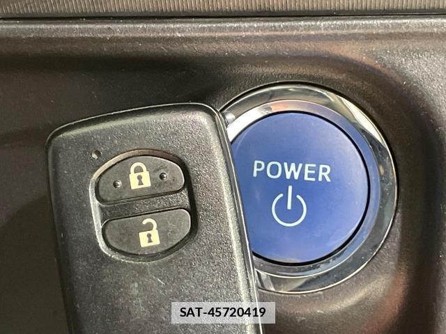 Toyota AQUA 2014-03 7935949-4