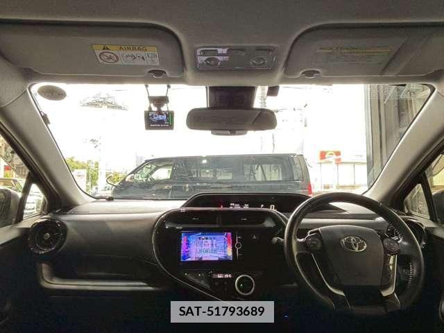 Toyota AQUA 2017-07 7936276-2