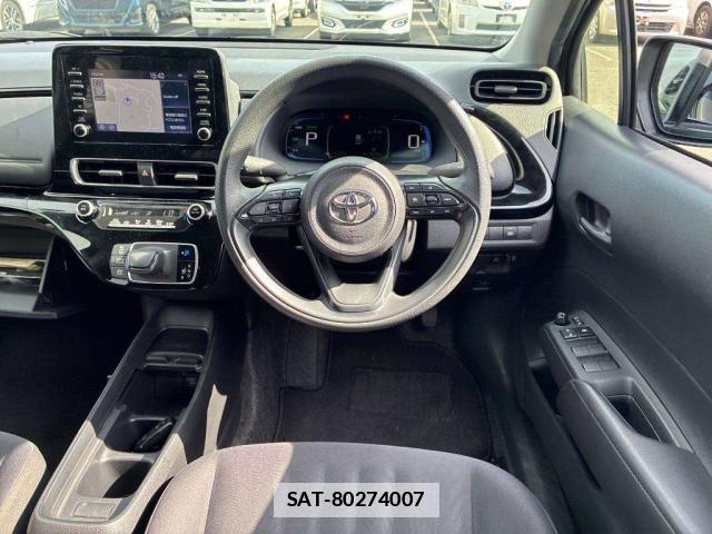 Toyota AQUA 2022-06 7936495-2