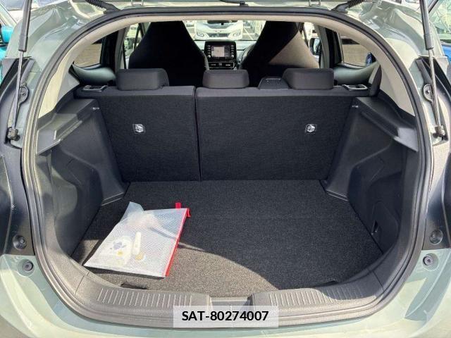 Toyota AQUA 2022-06 7936495-4