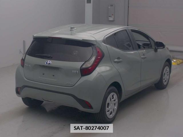 Toyota AQUA 2022-06 7936495-6