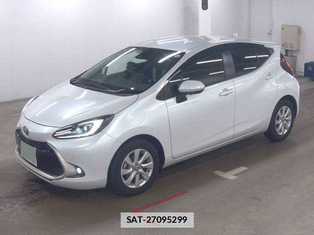 Toyota AQUA 2022-03 7936569-3