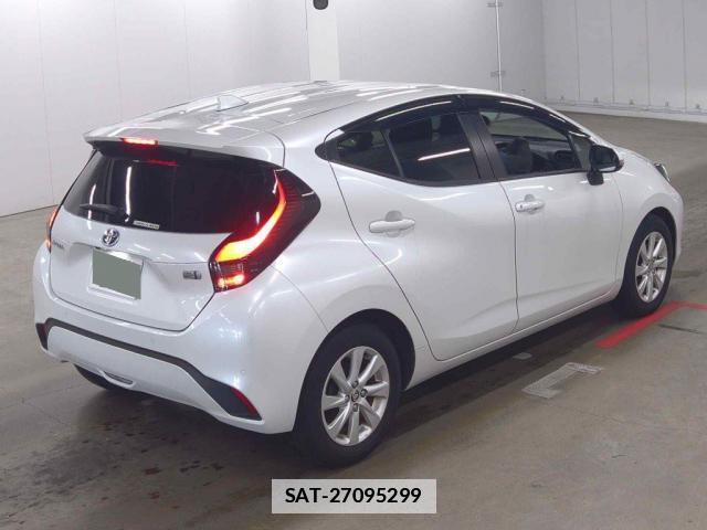 Toyota AQUA 2022-03 7936569-4