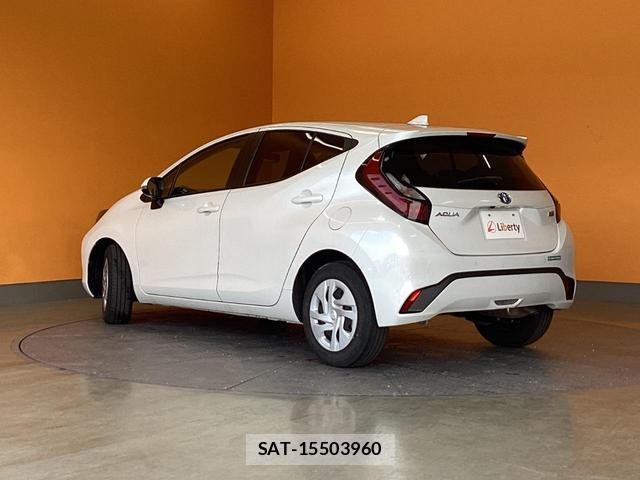 Toyota AQUA 2023-08 7937069-17