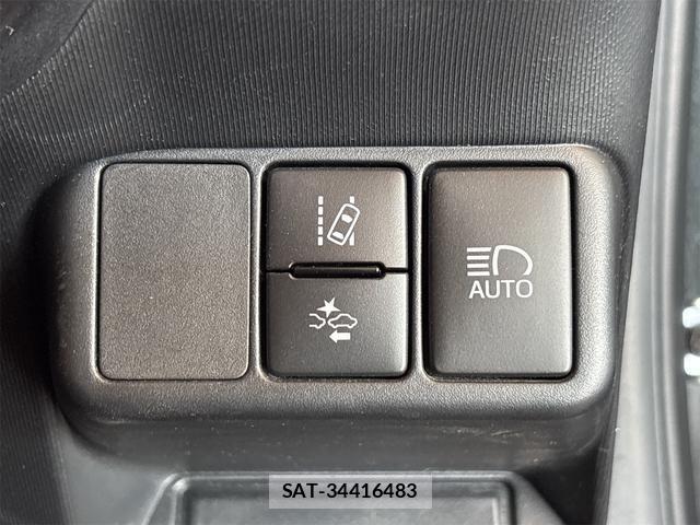 Toyota AQUA 2017-06 7937099-10