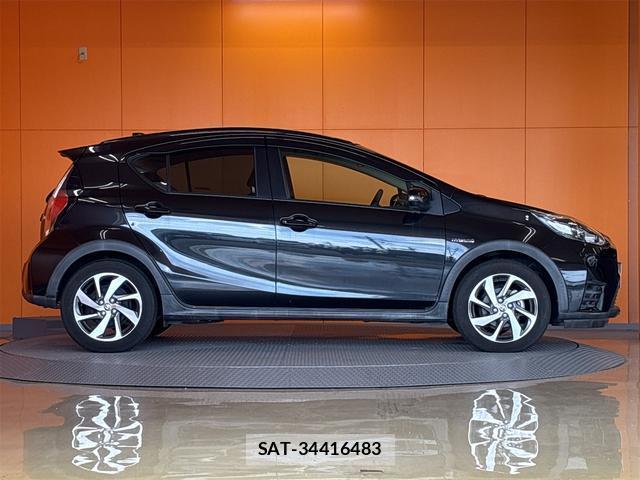 Toyota AQUA 2017-06 7937099-17