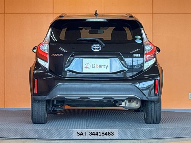 Toyota AQUA 2017-06 7937099-19