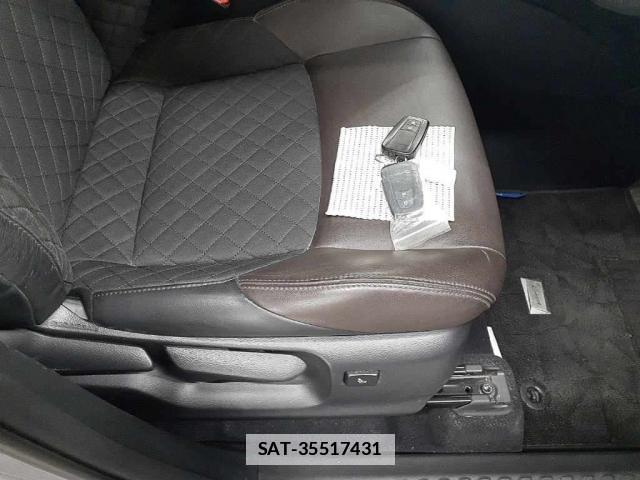 Toyota C-HR 2017-07 7933861-8
