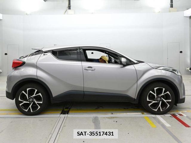 Toyota C-HR 2017-07 7933861-9