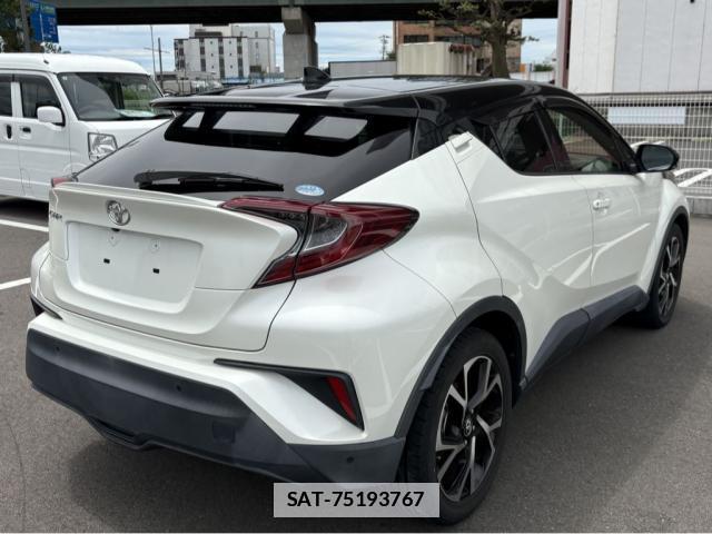 Toyota C-HR 2018-09 7933876-1