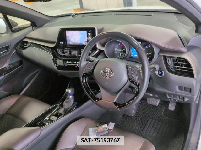 Toyota C-HR 2018-09 7933876-2