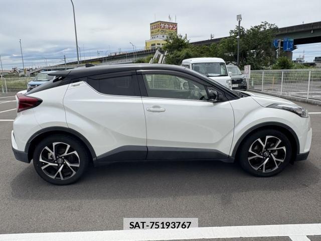 Toyota C-HR 2018-09 7933876-4