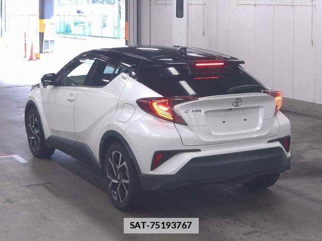 Toyota C-HR 2018-09 7933876-9